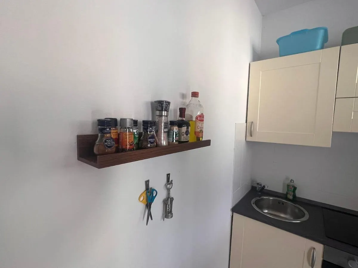 Como Lake With Two People Lake View And Near Beach Apartment Acquaseria